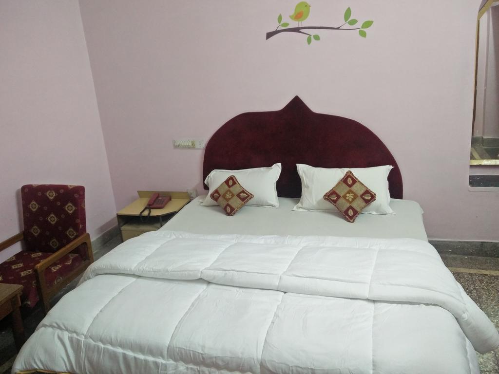 Hotel Rani Palace At Lake Fatehsagar Udajpur Exteriér fotografie