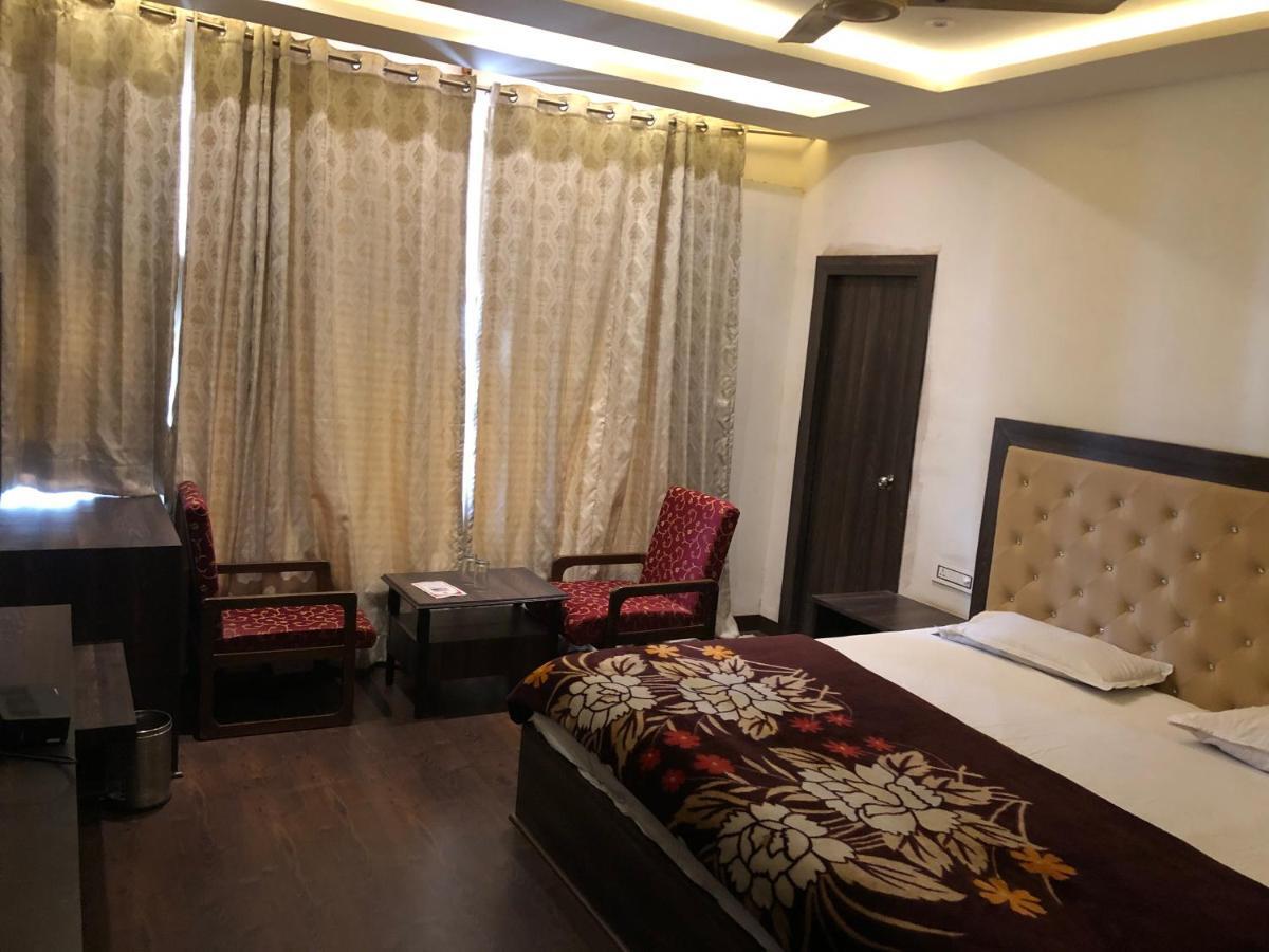 Hotel Rani Palace At Lake Fatehsagar Udajpur Exteriér fotografie